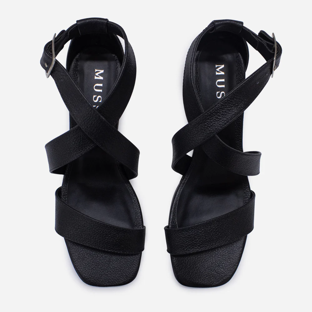 Sandalia tacon corrido nicola de cuero para mujer - Negro - Image 4