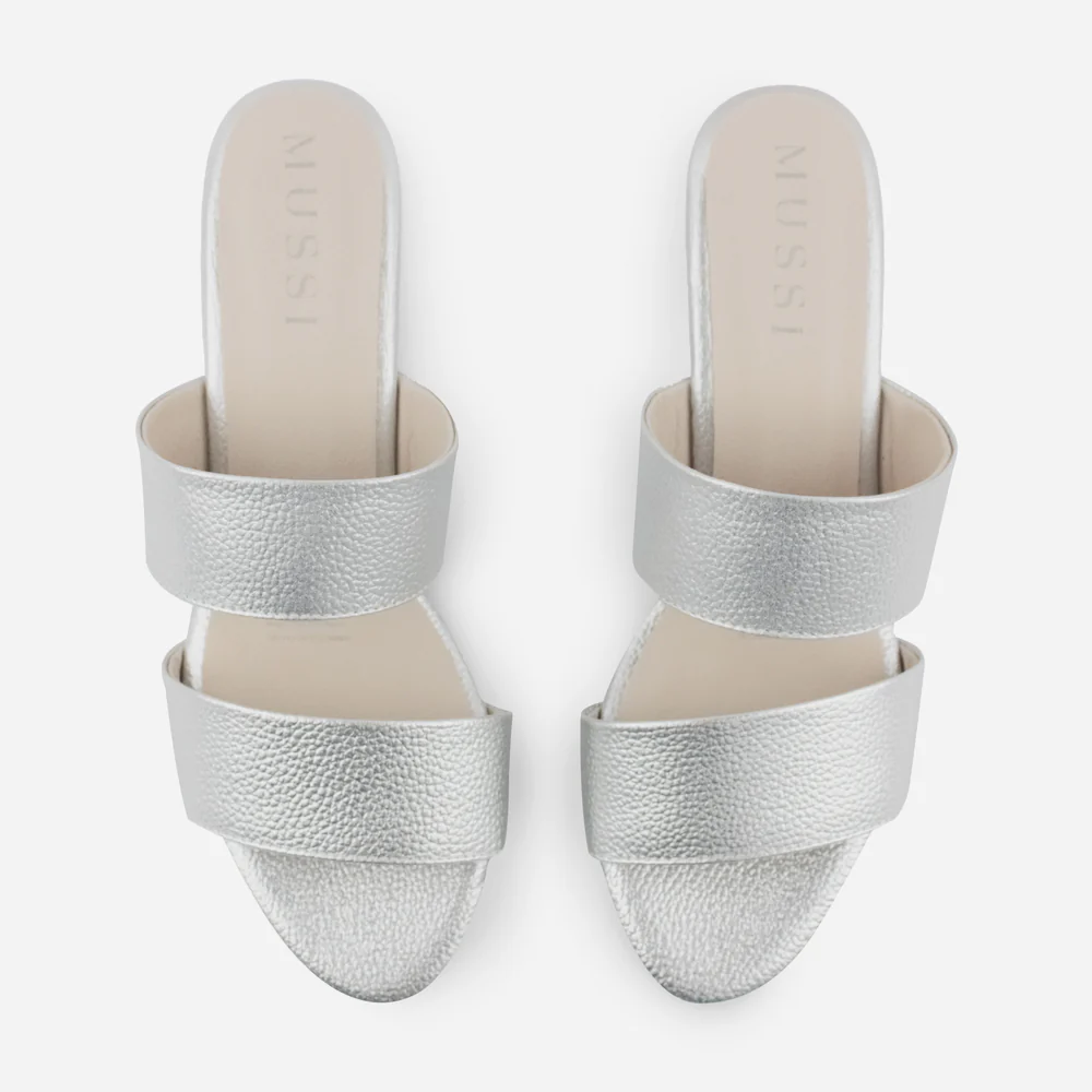 Sandalia tacon corrido serrania de cuero para mujer - Plata - Image 4